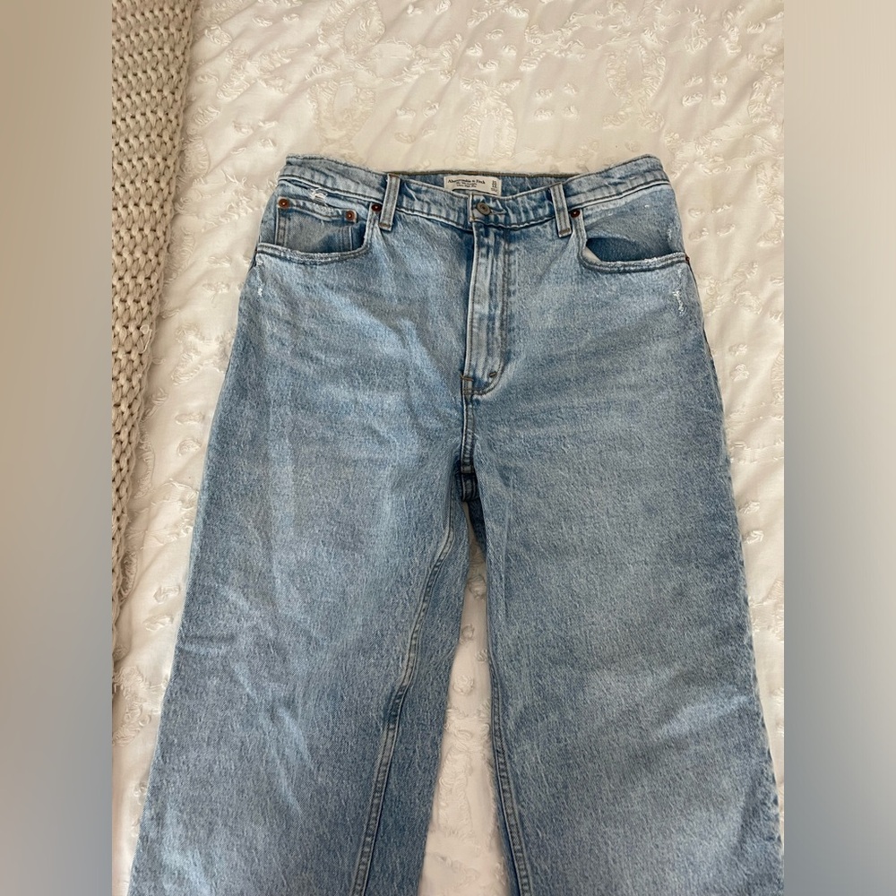 Abercrombie The 90’s Straight Ultra High Rise Jean
